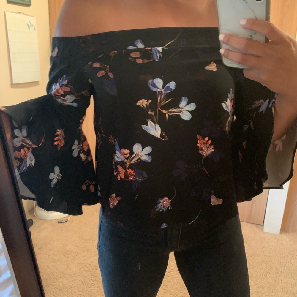 Off shoulders top